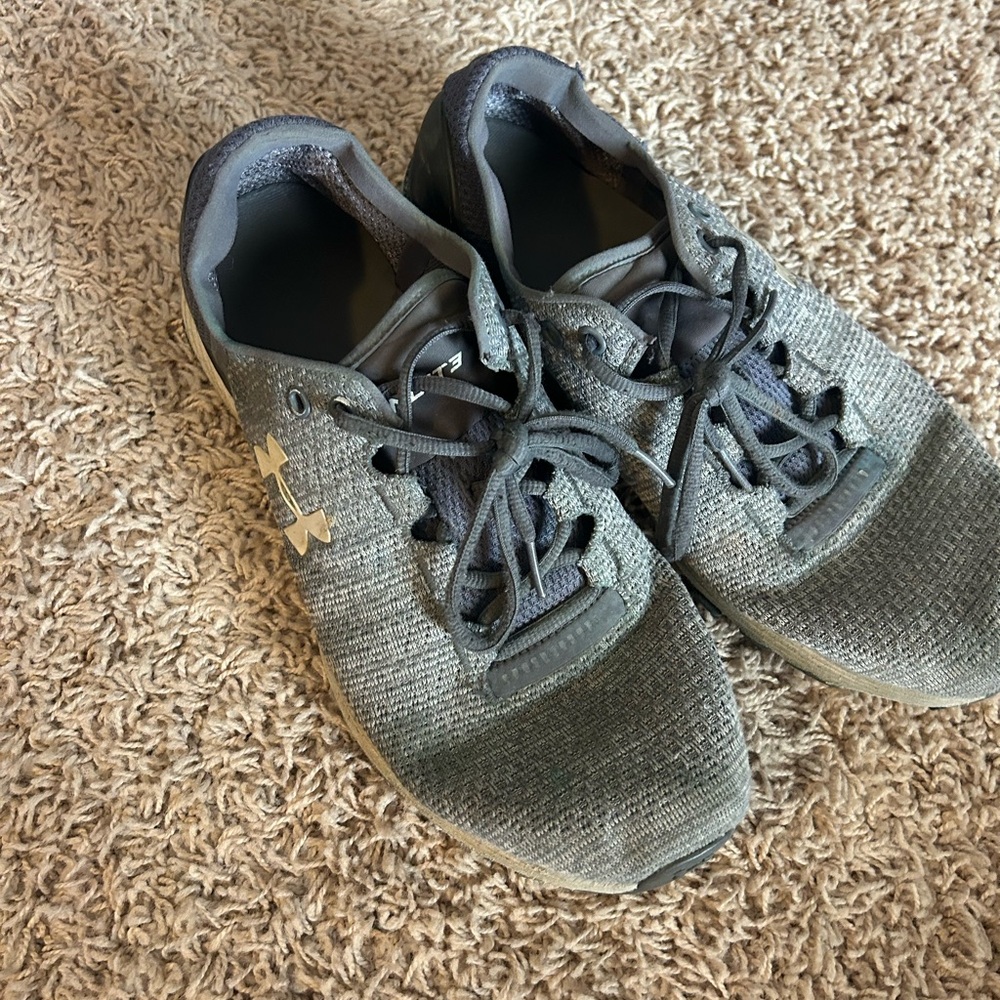 Under Armour Men's Gray Athletic Shoes